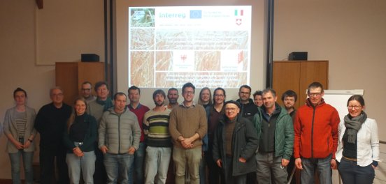 Projektpartner Interreg Cerealp am Kickoffmeeting im Februar 2025 in Glurns (IT) (©Andreas Mandler)